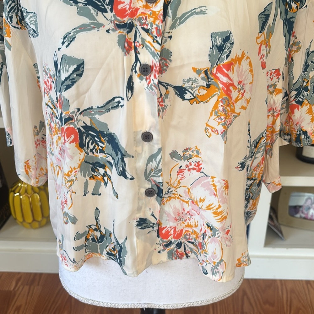 Free People Oversize Cropped Button Down Lily of the Valley Top Small Hawaiian - Picture 3 of 10